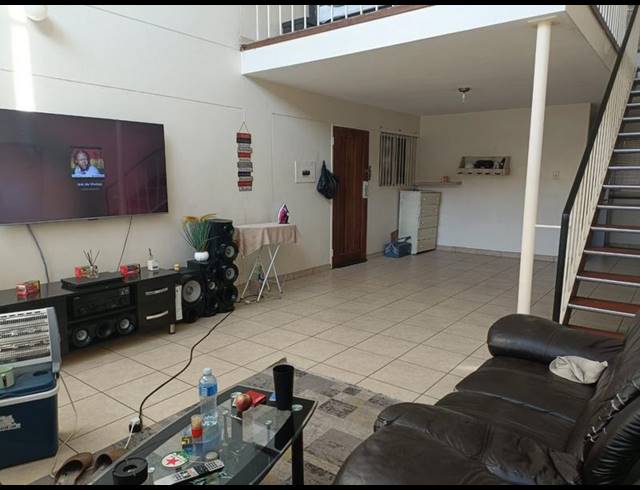 1 BEDROOM APARTMENT FOR SALE IN SUNNYSIDE